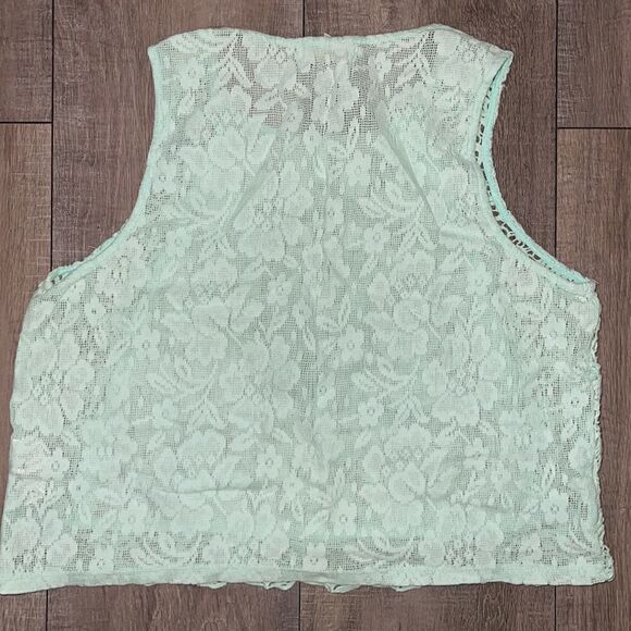 Forever21 Lace Crop Top - Picture 6 of 6